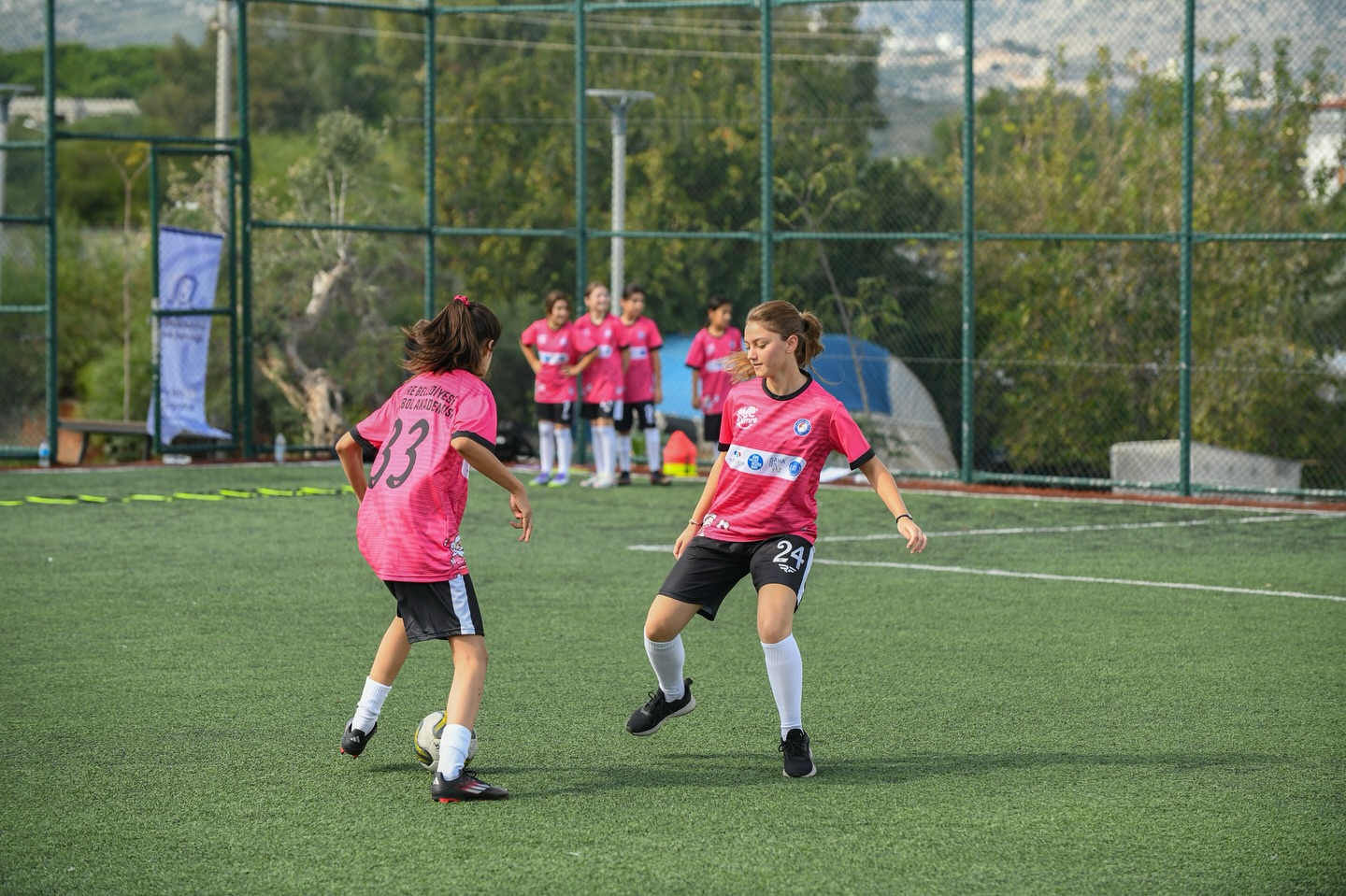 Kız Futbol Akademimizde Eğitimlerimiz Devam Ediyor.